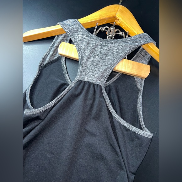 Women's Kiwi Kate Black & Grey Racerback Athletic tank with cinching sides Sz M - Picture 8 of 8